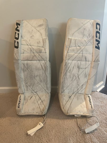 33" CCM Eflex 6.9 Goalie Leg Pads (Used)