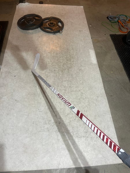 Like New White Warrior Novium 2 Pro RH Hockey Stick P28