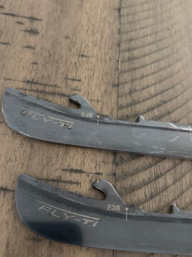 Bauer Fly-Ti 238 mm (Used)
