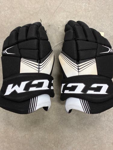 Black Junior CCM Tacks 3092 Gloves 11" (Used)