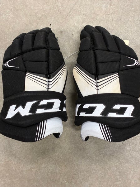 Black Junior CCM Tacks 3092 Gloves 11" (Used)