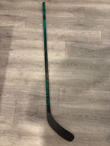 Intermediate Bauer Nexus Geo Right Handed Hockey Stick P88 Pro Stock (Used)
