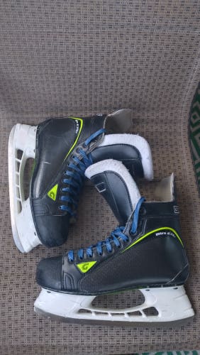 Graf Ultra G75 Hockey Skates size 9