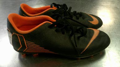 Used Nike Soccer Cleats Black Junior 05.5 11868-S000066045