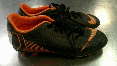 Used Nike Soccer Cleats Black Junior 05.5 11868-S000066045
