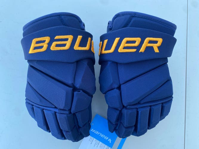At Louis Blues Pro Stock Team Issue Bauer X 15" Gloves 5941