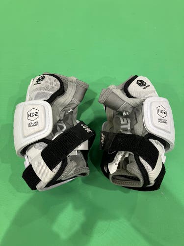 Medium Youth STX Stallion 500 Arm Pads (Used)