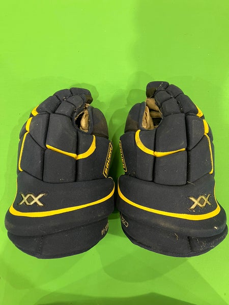 Chris Pronger Game Used St. Louis Blues  Bauer Vapor XX Gloves 14" | Pro Stock