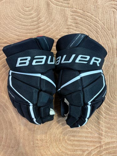Black Senior Bauer Vapor 3X Pro Gloves 14" (Used)