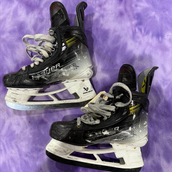 Bauer Vapor Hyperlite 2 Hockey Skates | Intermediate 6 Fit 3(Used)