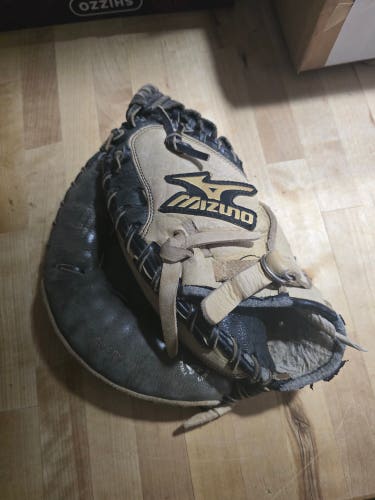 Mizuno Catcher's LH Power Close Baseball Glove 32.5" (Used)