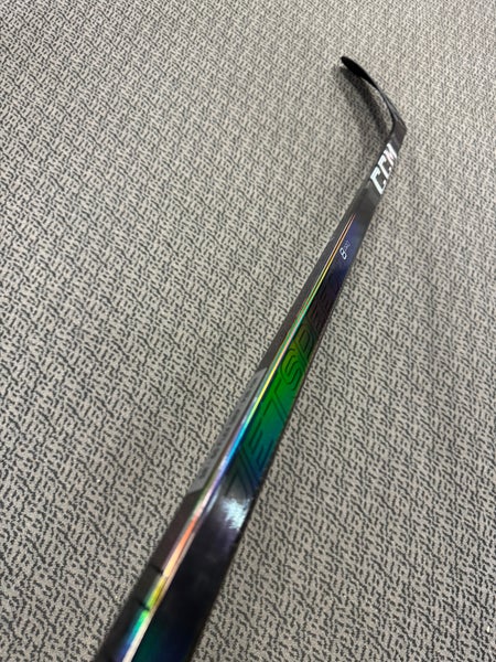 Senior Black CCM JetSpeed FT8 Pro Right Handed Hockey Stick P28+1/4 (New) 65 Flex