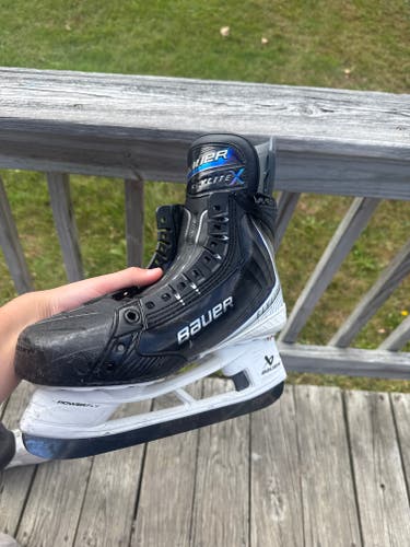 2025 Bauer Vapor Flylite Hockey Skates Regular Width 7 (Used)