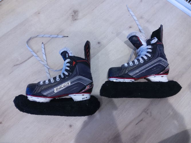 Bauer Vapor X600 Hockey Skates Regular Width Size 4 (Used) + Blade Covers