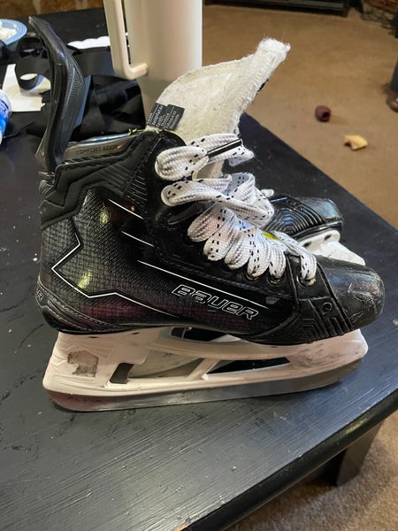 2024 Bauer Supreme M50 Pro Hockey Skates Extra Wide Width Size 3.5 (Used)