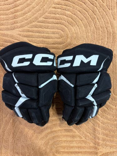 Black Youth CCM FT 680 Gloves 10" (Used)