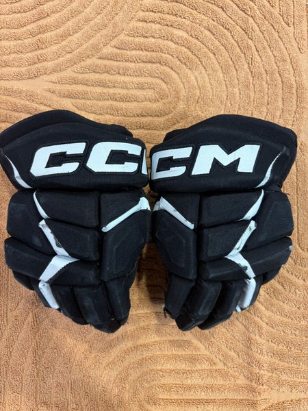 Black Youth CCM FT 680 Gloves 10" (Used)