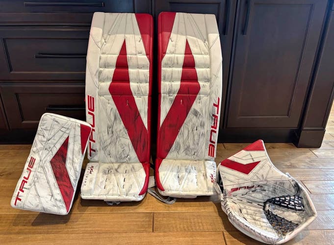 Pro Stock 35+2.5 True Catalyst PX5 Pro Goalie Pads & Gloves Set Husso
