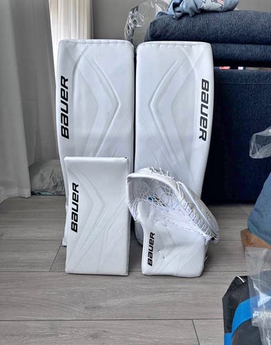 33" Bauer Goalie Leg Pads
