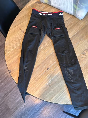 Black Large Kids Unisex CCM Compression (Used)