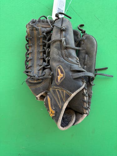 (Switch tags) Black Intermediate Easton Jen Schro Fundamental Catcher's Set w/o Shin Pads
