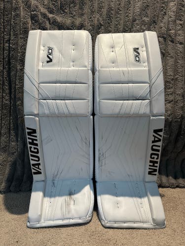 34" Vaughn V10 Pro Carbon Goalie Leg Pads Pro Stock (Used)