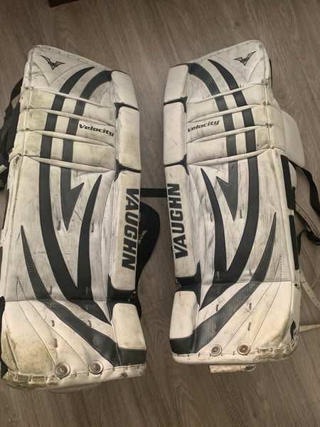 32" Vaughn Velocity V5 Goalie Leg Pads (Used)