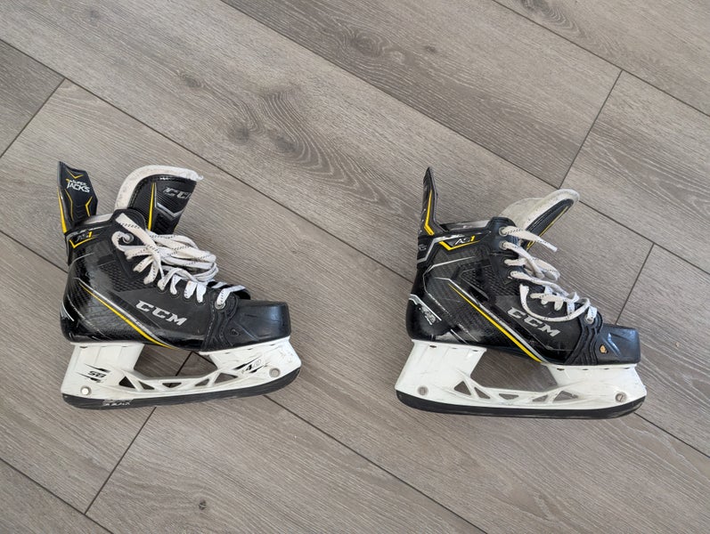 CCM Super Tacks AS1 Hockey Skates Regular Width 7 (Used)