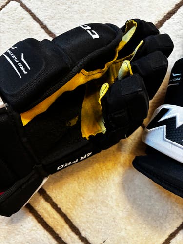 CCM Tacks 4R Pro2 Gloves 15" (Used)