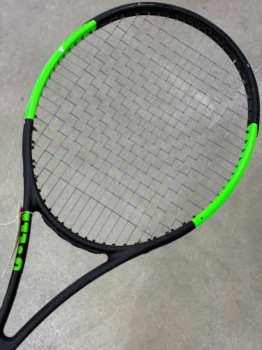 Women's Wilson Blade SW 104 Tennis Racquet (Used)