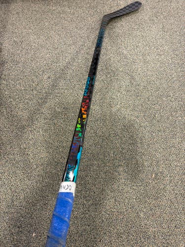 Junior Bauer Twitch Hockey Stick Right Handed | P92 50 Flex (Used)