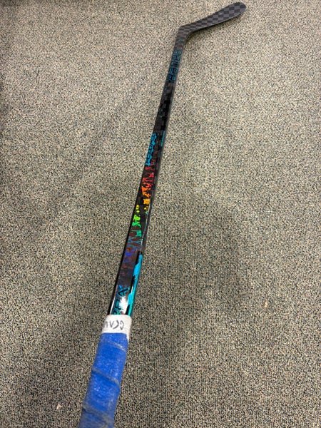 Junior Bauer Twitch Hockey Stick Right Handed | P92 50 Flex (Used)