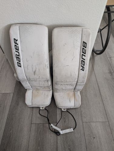 Medium Bauer GSX Goalie Leg Pads (Used)