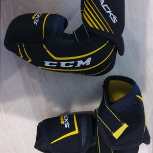Junior Large CCM Tacks 3092 Elbow Pads (Used)