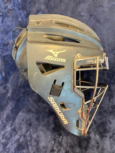 Youth Mizuno Samurai Catcher's Mask (Used)