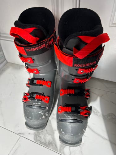 Mondo 24 & 24.5 Rossignol Hero World Cup 70 SC All Mountain Ski Boots Soft Flex (Used)