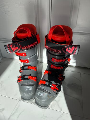 Mondo 25 & 25.5 Rossignol Hero WC 110 SC All Mountain Ski Boots Medium Flex (Used)