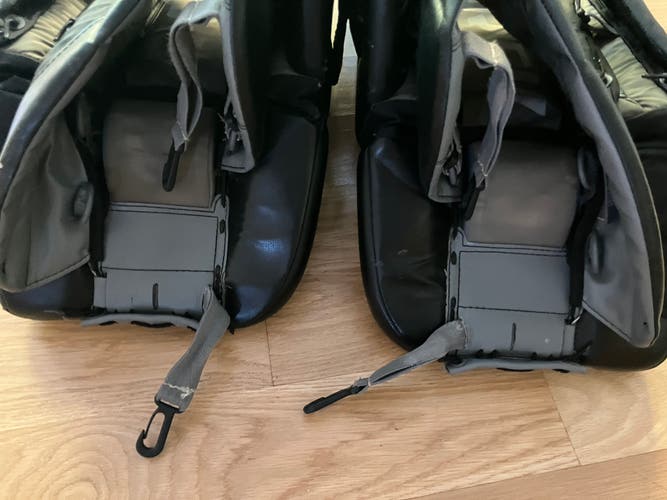 31" Warrior Ritual G4 Goalie Leg Pads (Used)