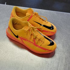 Used Nike Soccer Indoor Shoes Orange Junior 01.5 11497-S000152976