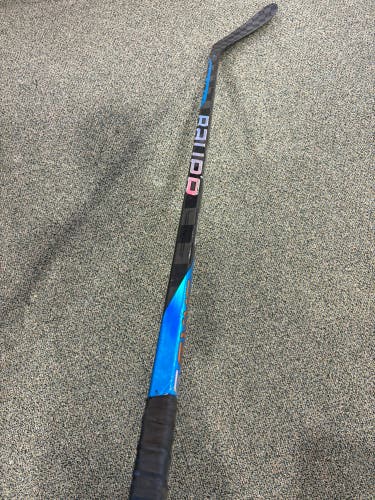 Junior Bauer Nexus Sync Hockey Stick Right Handed | P28 40 Flex (Used)