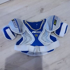 Nike Bauer 30 Men's Small Intermediate Shoulder Pads (Used)