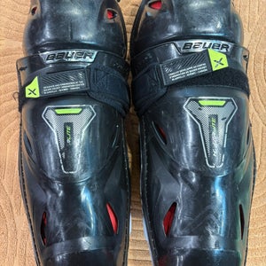 Intermediate Bauer Vapor Hyperlite Shin Pads 13" (Used)
