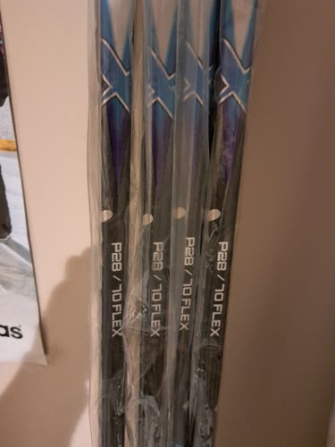 4 x Senior Bauer Vapor FlyLite Left Hand Hockey Stick P28 70 Flex (New)