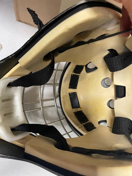 Senior Large Heaton Goalie Mask (Used)