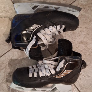 True VH Two Piece Hockey Goalie Skates 8 (Used)