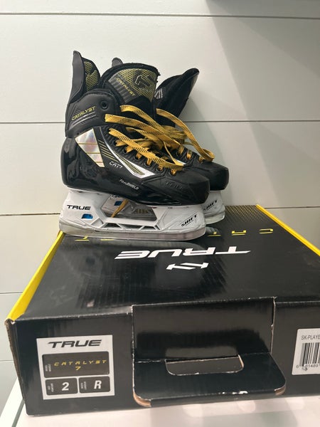 True Catalyst 7 Hockey Skates Regular Width Size 2 (Used)