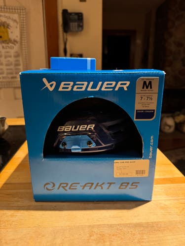 Medium Bauer Helmet (New)