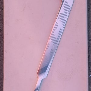 Senior CCM Extreme Flex 5 Full Right Goalie Stick 27" Paddle P4 Curve (New)