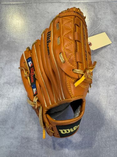 Brown Wilson Staff RH Baseball Glove 11" (Used)