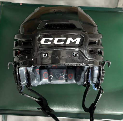 Medium CCM Tacks 920 Helmet (Used)